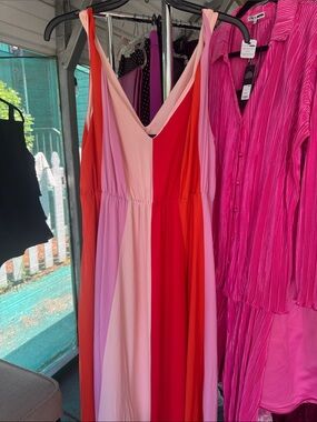 Eloquii Colorblock V-Neck Sleeveless Maxi Dress in Pink, Red, Coral